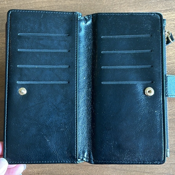 Harryshell iPhone 15/14/13 6.1 inch 5G Wallet - Picture 5 of 7